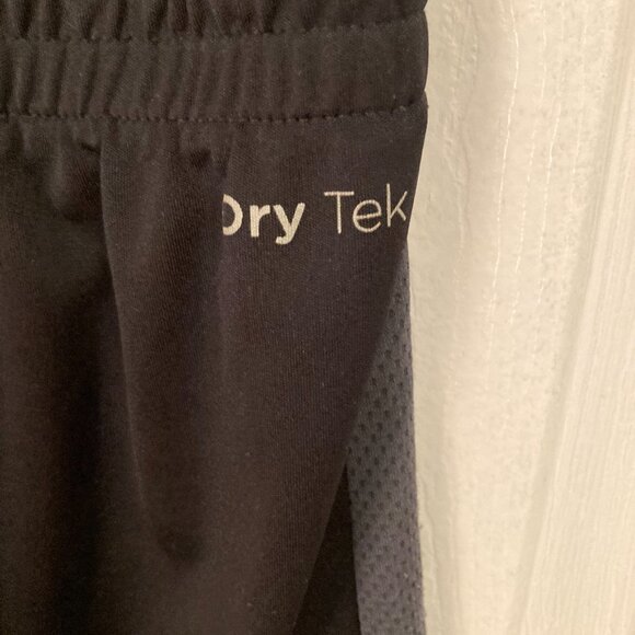 Tek Gear Men's Shorts Black Gray Size Medium - Picture 5 of 5